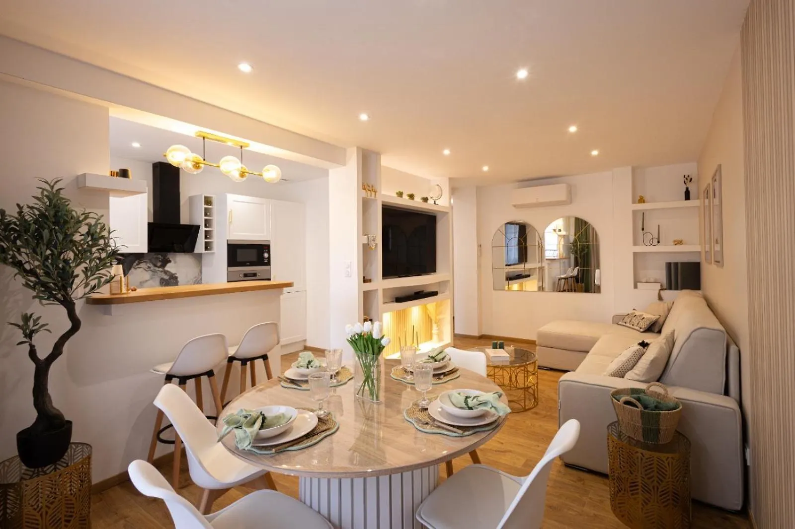 T2 Center Parking Air Conditioning Wi-Fi Avignon